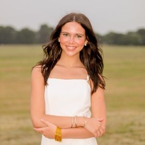 Meet your Posher, Avery